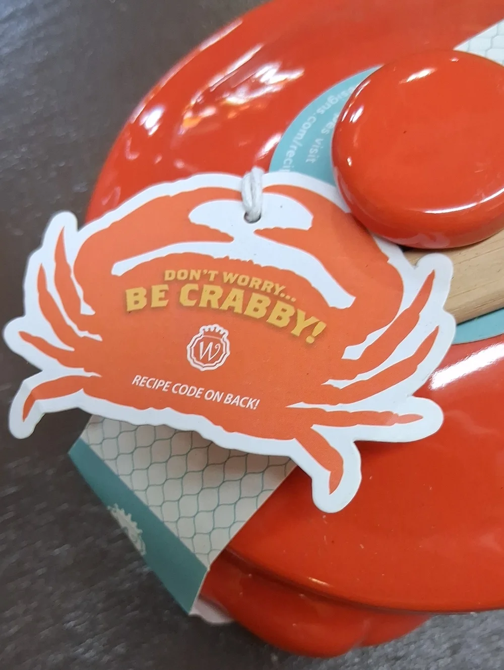 Be Crabby‎ brie cheese baker with set of 2 striped linen runner/towels